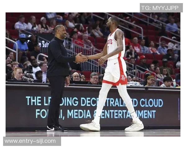 杜兰特称抢下18个前场板是取胜关键强调进攻回合的重要性