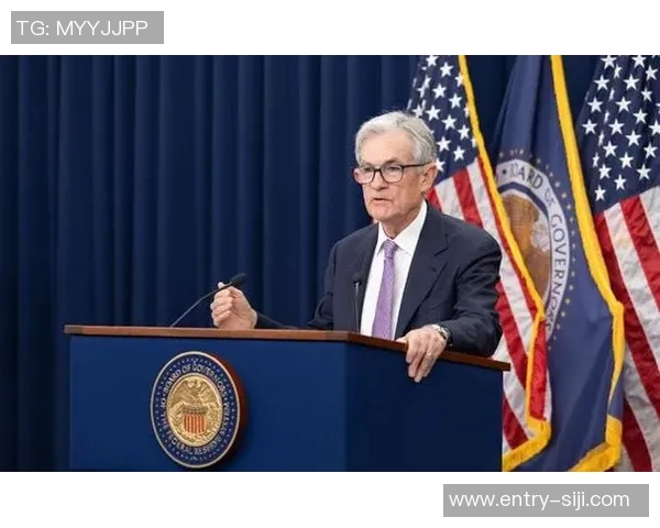 鲍威尔回应快船新援传闻表达对管理层的不满与决心